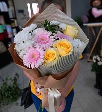 Букет цветов из:  Герберы, Розы и Хризантемы в Демьяново
