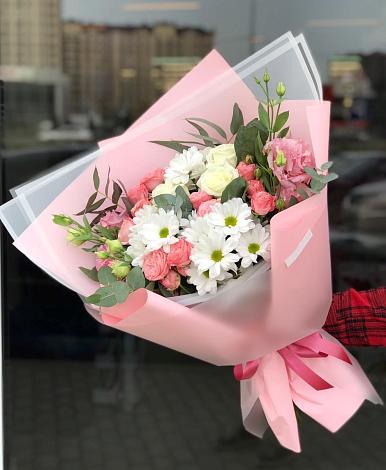 Букет цветов из: Розы, Лизиантусы и Хризантемы в Демьяново